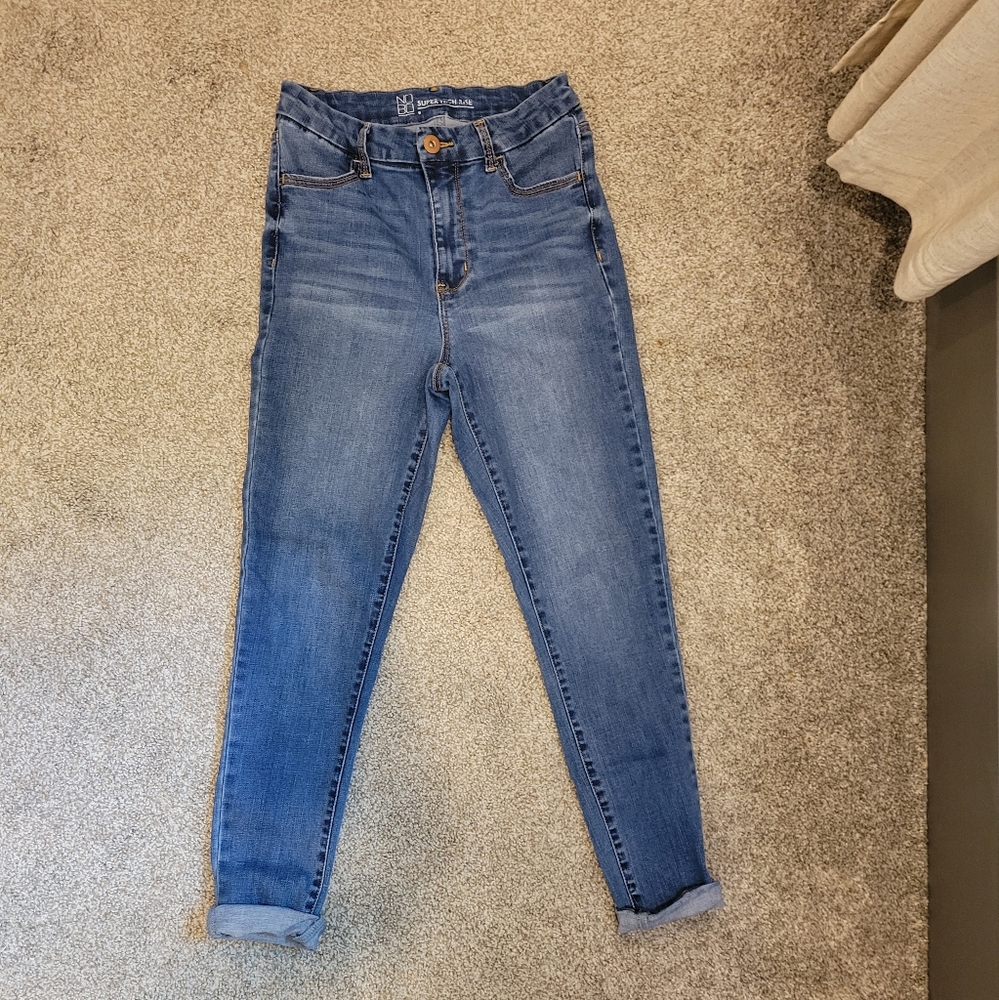 3 for $10 any $5 items! Skinny highrise jeggings